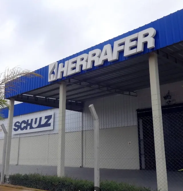 Frente del local de HERRAFER